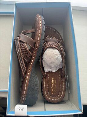 Comfort Plus by Predictions Brown Slip On Sandals Size 9W New in Box P5